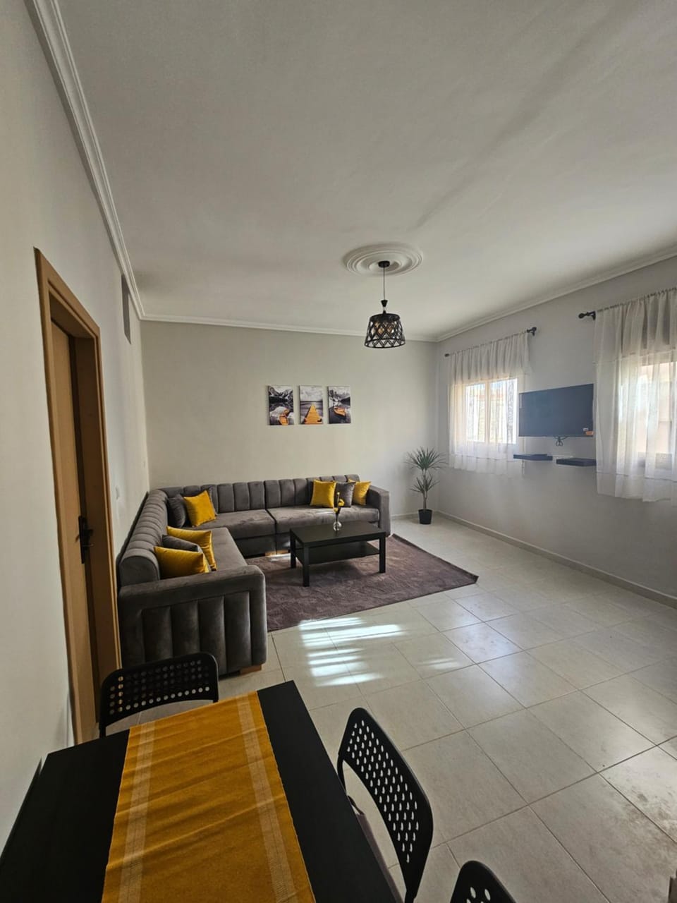 TV and multimedia, Seating area