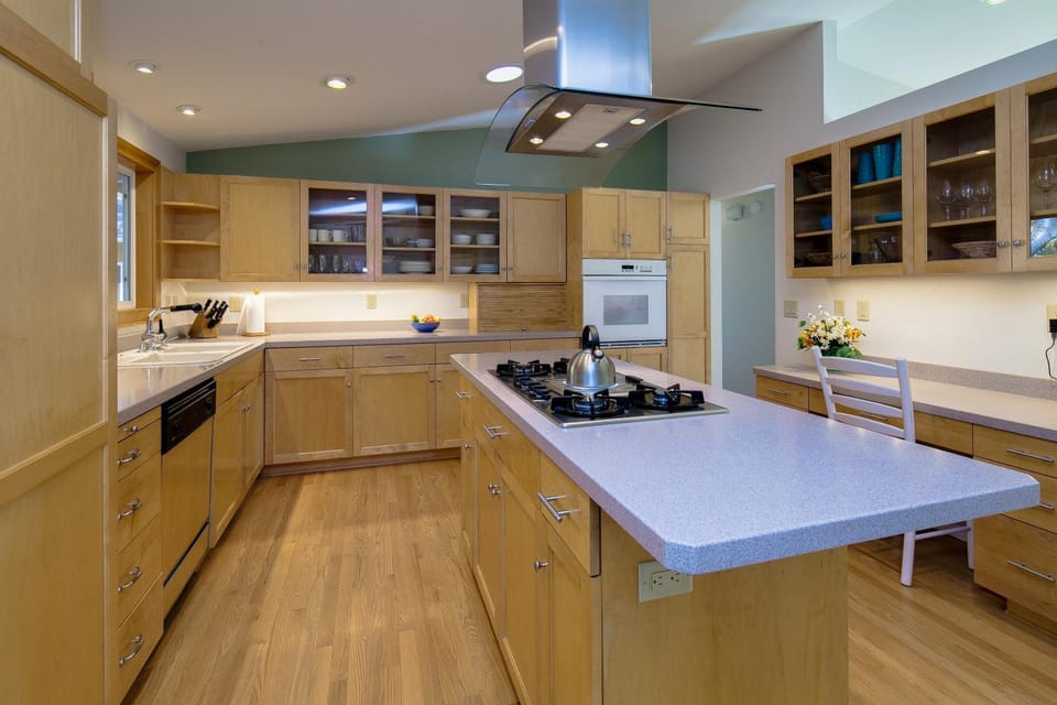 Kitchen or kitchenette, dishwasher, pet friendly, stove