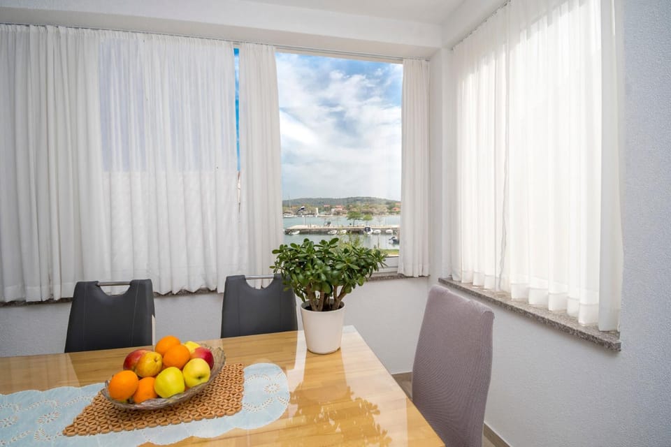 View (from property/room), Dining area