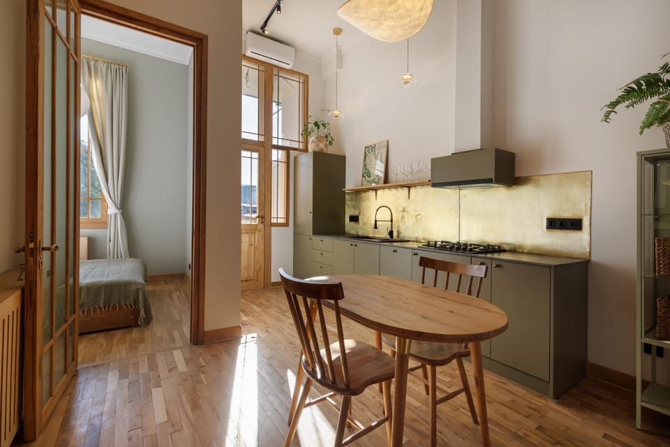 Kitchen or kitchenette