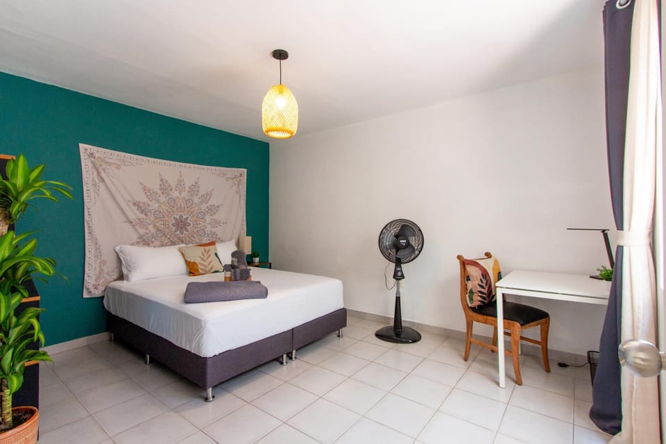 Bed, Photo of the whole room, Seating area, Bedroom, fireplace, towels