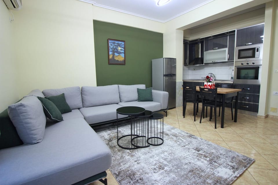 Kitchen or kitchenette, Living room, Seating area, Dining area, minibar