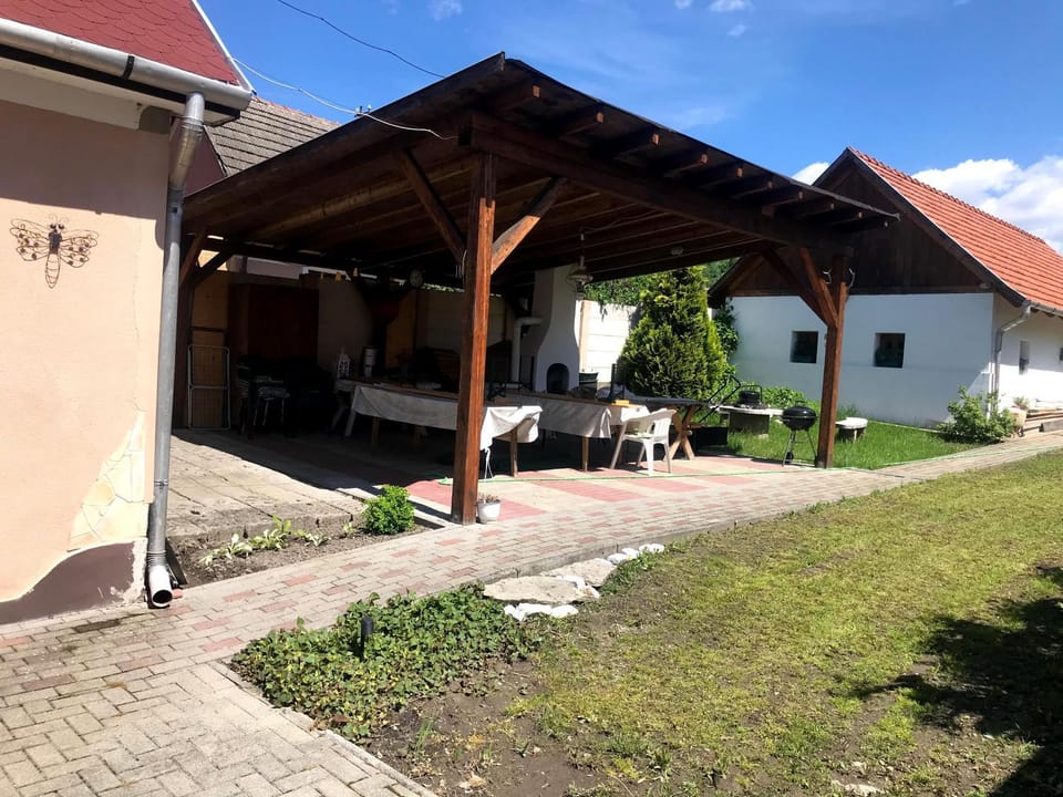 Postakocsi Vendégház Kisgyőr Bed and Breakfast in Slovakia