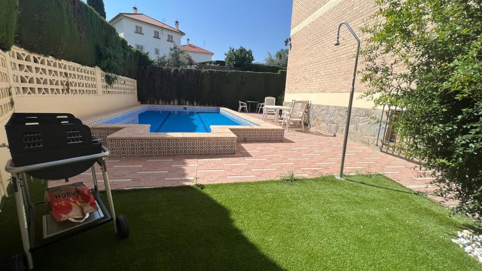 Patio, Spring, Day, Garden, Garden view, Pool view, Swimming pool, sunbed