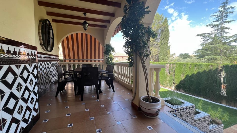 Patio, Day, Garden, View (from property/room), Balcony/Terrace, Living room, Seating area, Dining area, Garden view