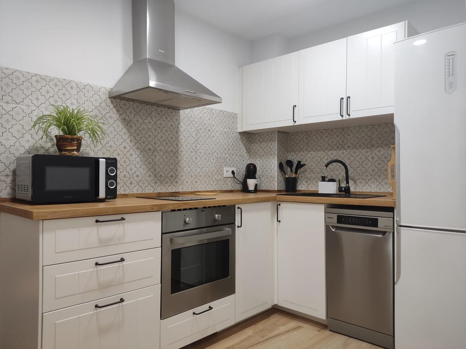 dishwasher, heating, microwave, oven, stove, washing machine, kitchen, air conditioner