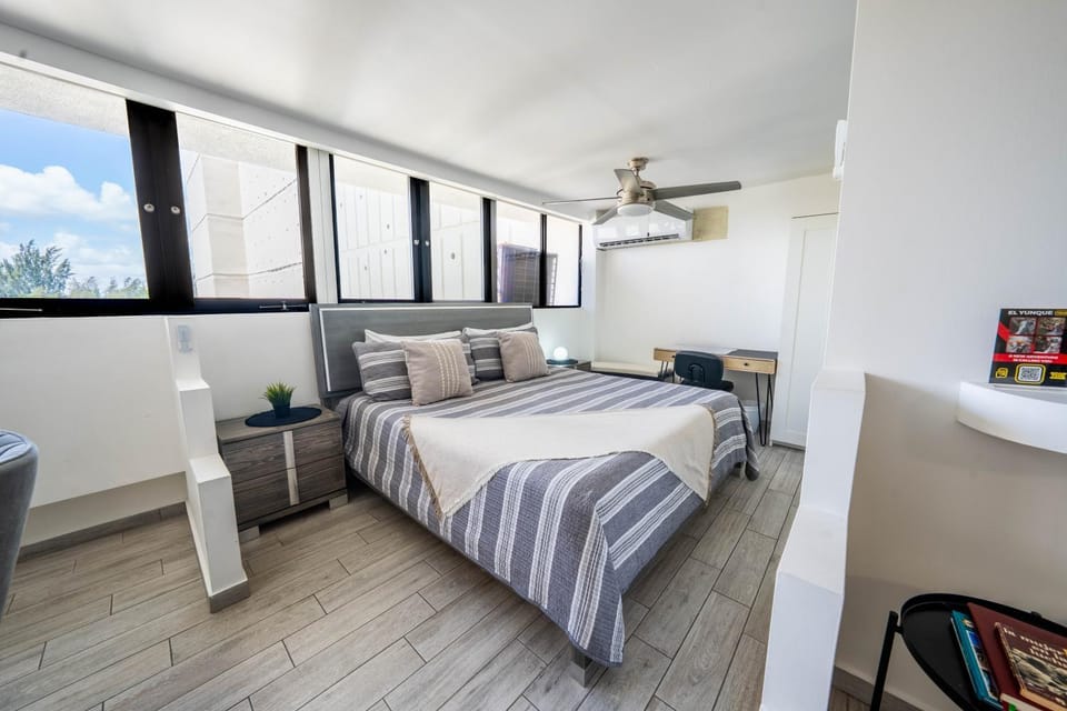 Bed, Seating area, Bedroom, air conditioner