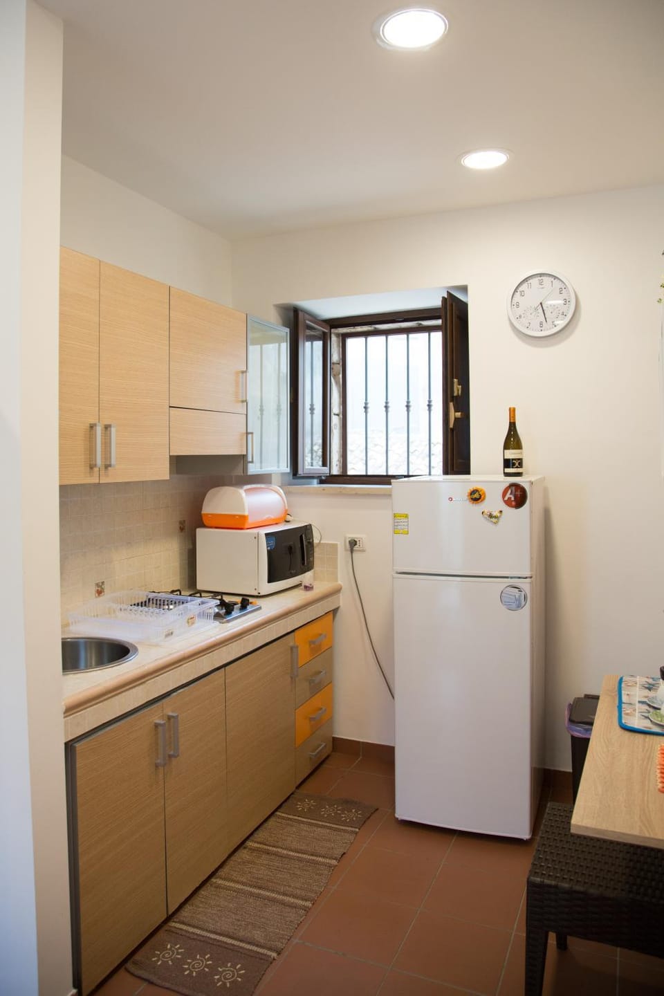 Kitchen or kitchenette, dishwasher, minibar, stove