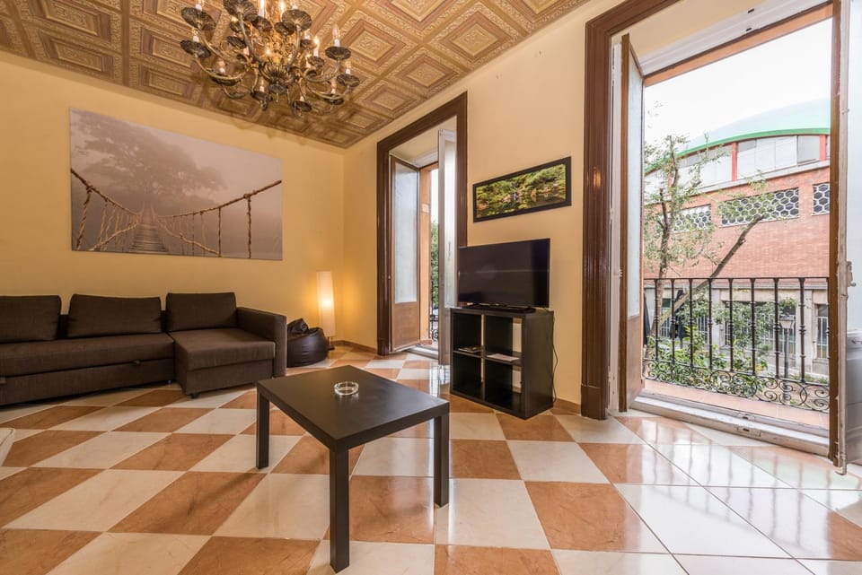 Day, Living room