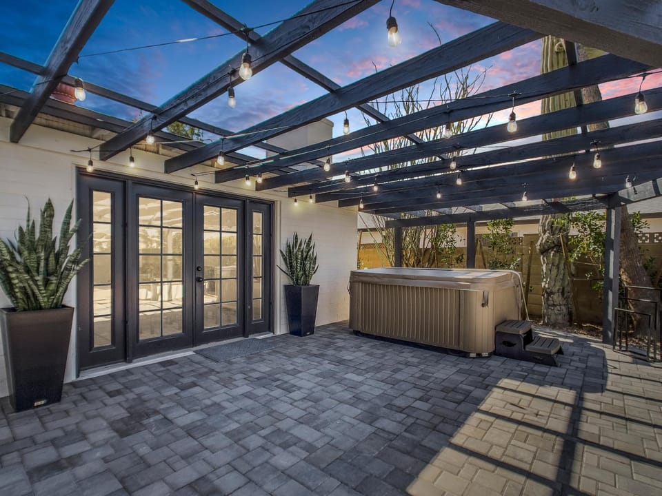 Montecito - Hot Tub - Amazing Pool - Fire Pit House in Scottsdale