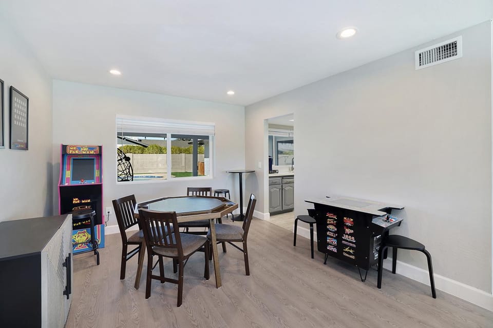 Pegasus - Modern Tempe Getaway with Pool & Game Room House in Tempe