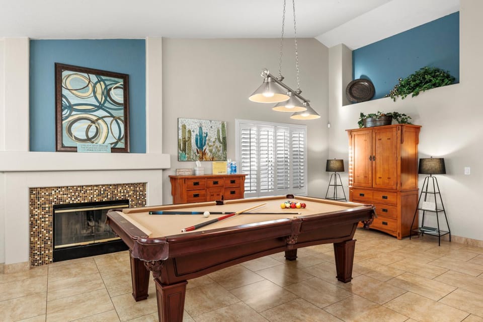 Scottsdale Upgraded 4BR with Pool & Near Golf House in Scottsdale