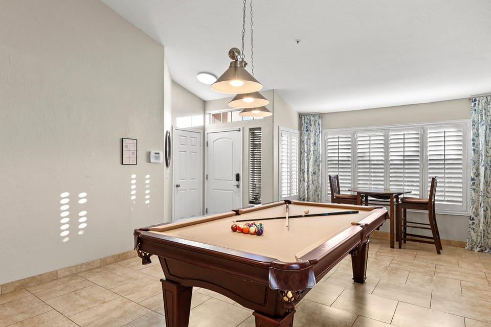 Scottsdale Upgraded 4BR with Pool & Near Golf House in Scottsdale