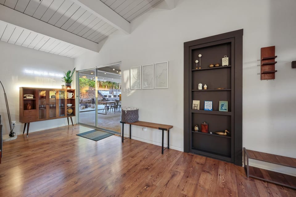 Agua Dulce - Mid Century Oasis - Pool &Hot Tub House in Casa De Oro-Mount