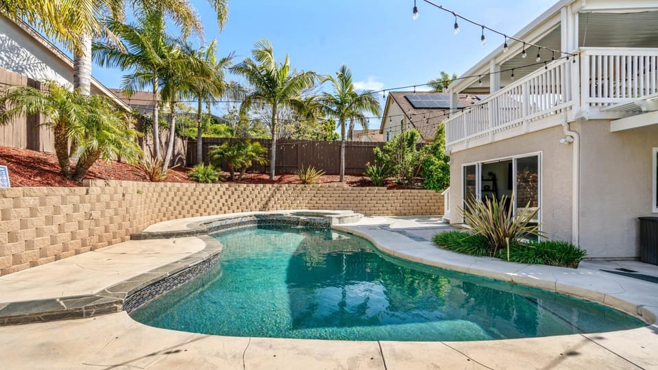 San Diego Family Getaway - Spa, Pool, and Patio House in Rancho Penasquitos