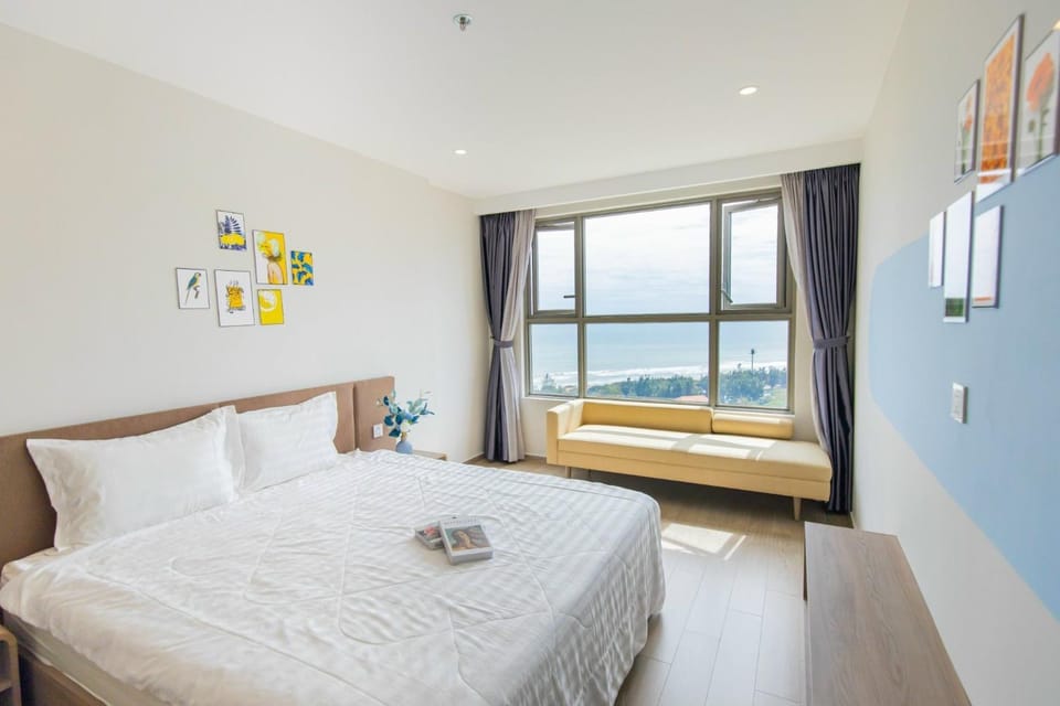 Bed, Natural landscape, Photo of the whole room, Bedroom, Lake view, Landmark view, Mountain view, River view, Sea view
