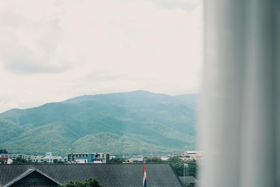 Neighbourhood, Natural landscape