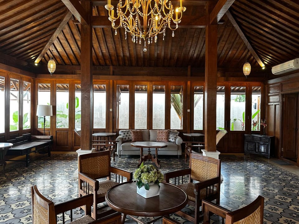 Property building, Seating area