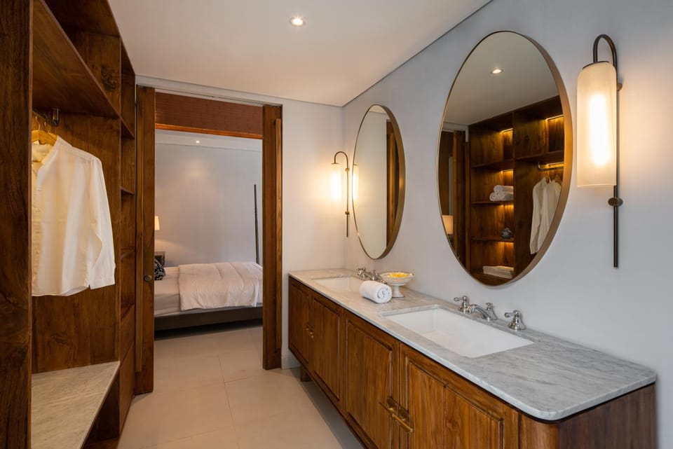 Bathroom, wardrobe