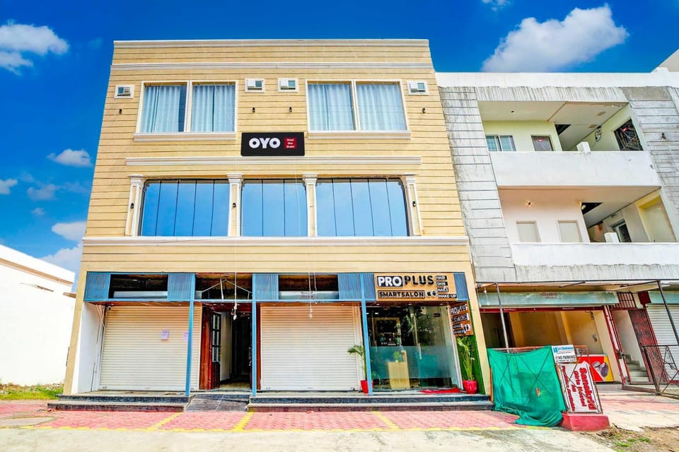 Facade/entrance
