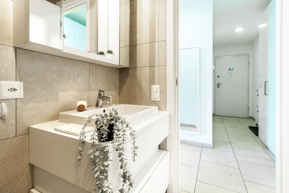 Shower, Bathroom, towels