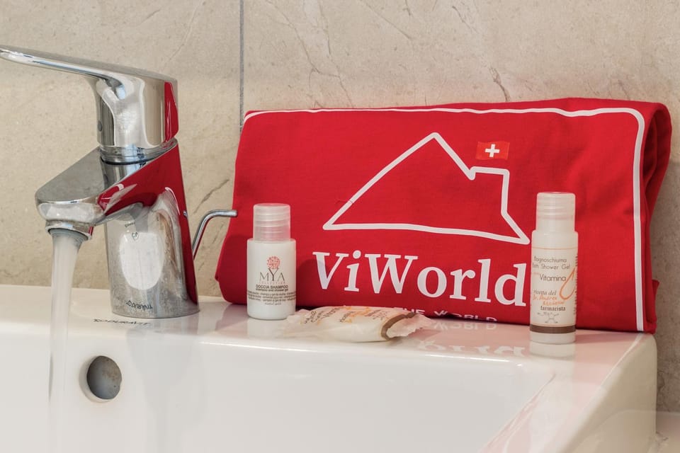 Bathroom, Text overlay