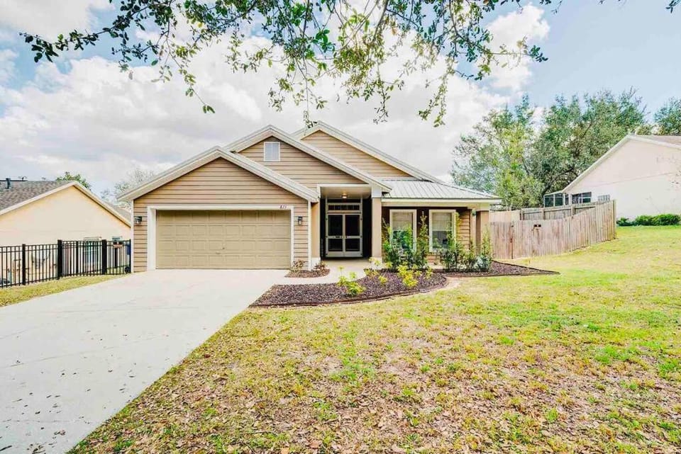 Property building, Spring, Day, Natural landscape, Garden view