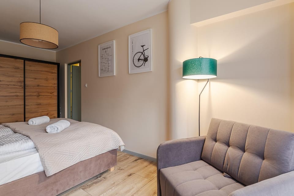 Bed, Seating area, Bedroom