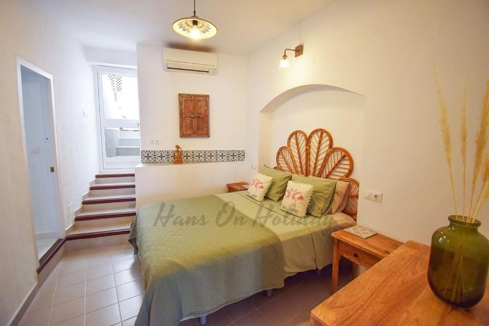 Casa Pomelo, Frigiliana Luxury center townhouse with pool and parking HansOnHoliday Rentals House in Frigiliana