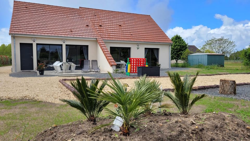 Property building, Facade/entrance, Garden