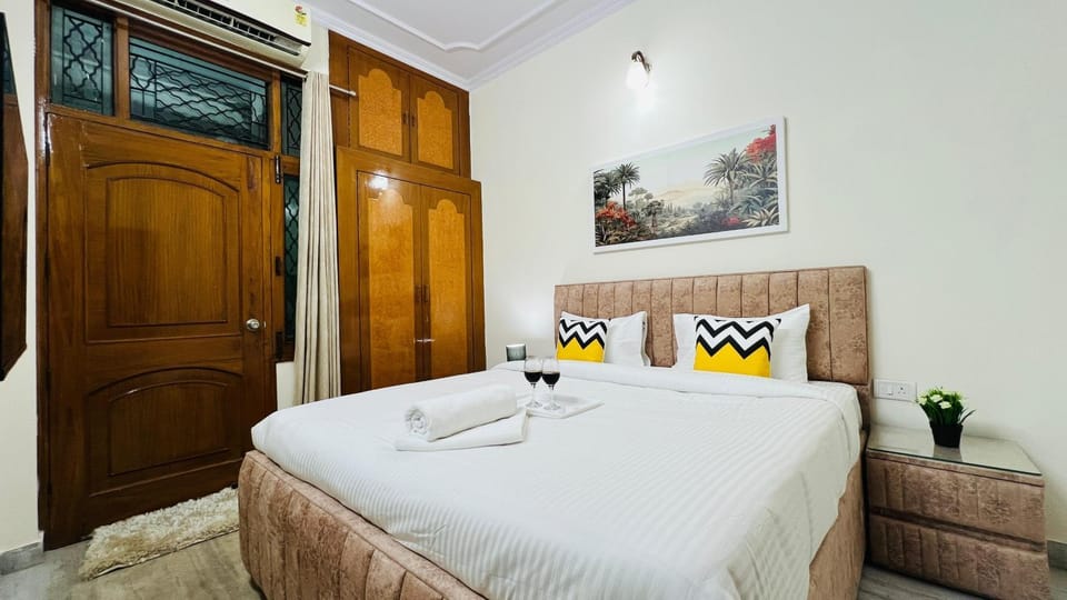 Bedroom, air conditioner
