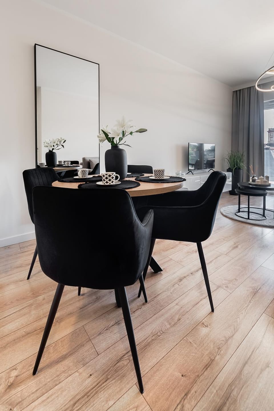 Living room, Seating area, Dining area