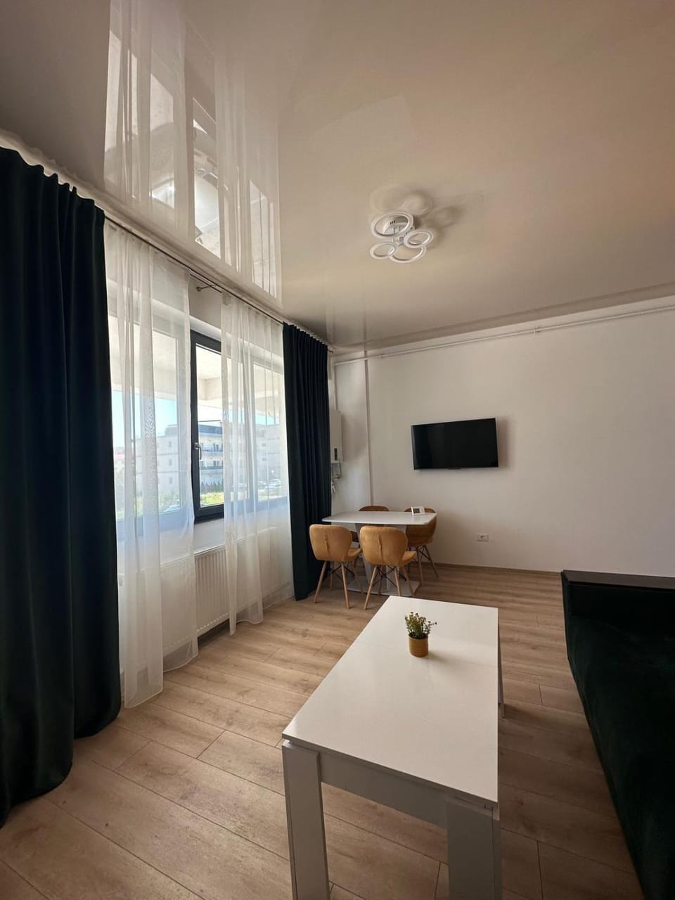 TV and multimedia, Living room, Seating area, Dining area, Sea view