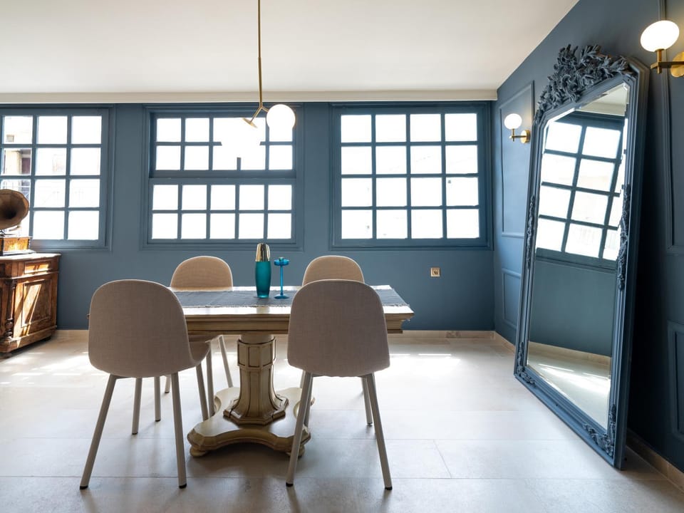 Living room, Dining area