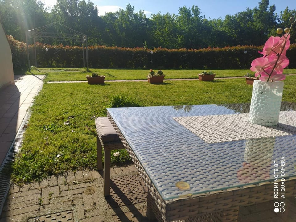 Garden, Dining area, Garden view
