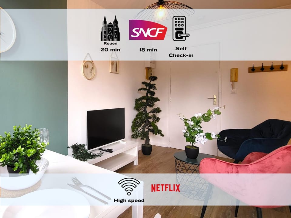 TV and multimedia, Living room, Text overlay
