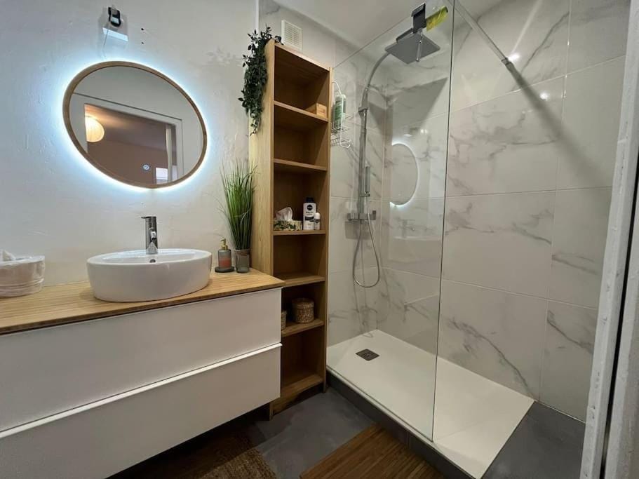Shower, Bathroom