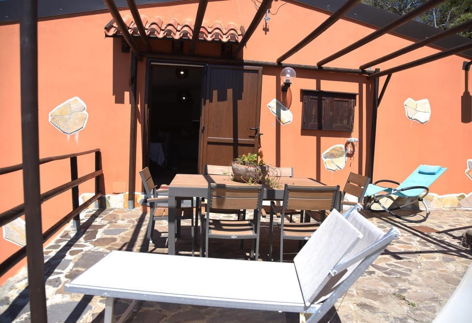 Property building, Balcony/Terrace, Sea view, sunbed