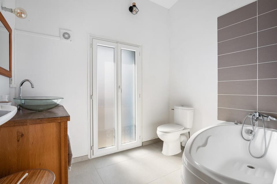 Bathroom, Bath