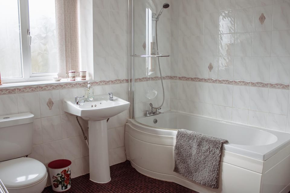 Bathroom, Bath