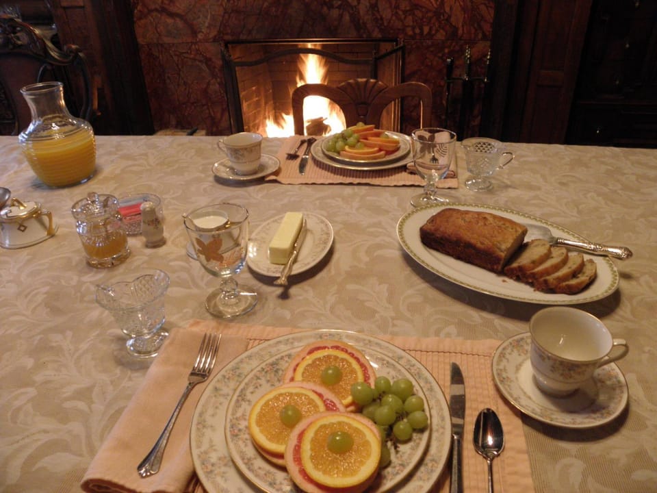 Continental breakfast, American breakfast