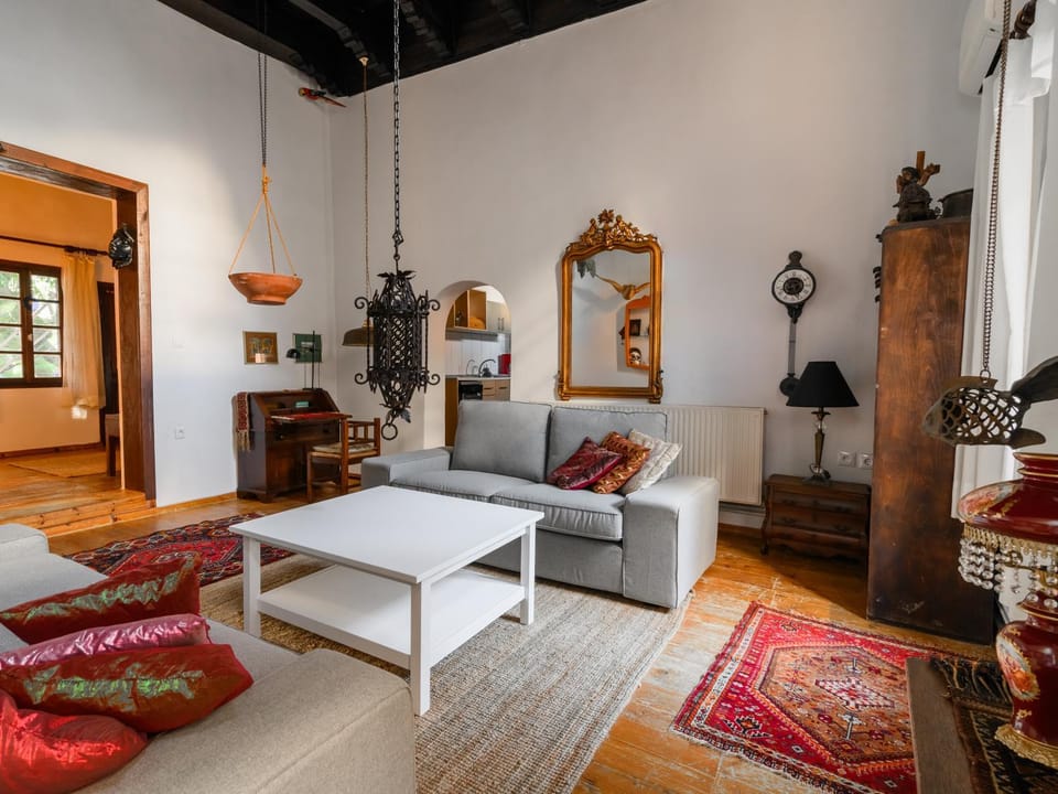 Living room, Seating area