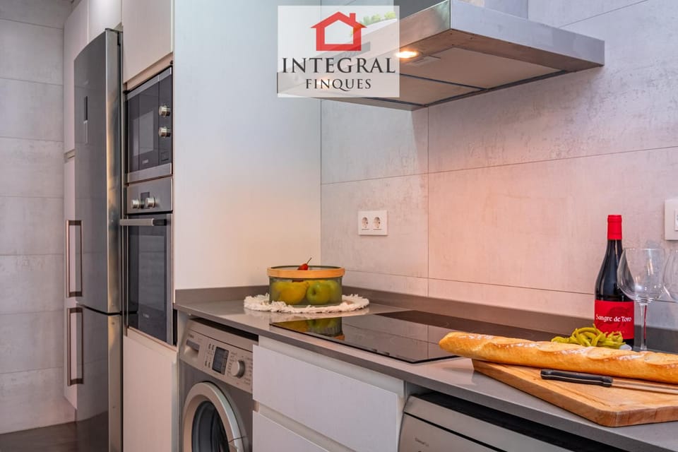 Kitchen or kitchenette, dishwasher, microwave, oven