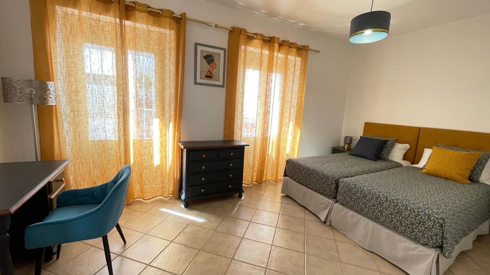 Bed, Photo of the whole room, Bedroom, hair dresser