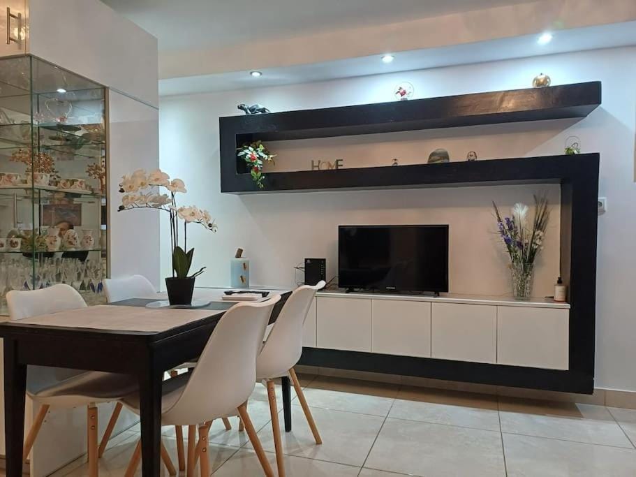 Varkiza Seaside 2BD Apartment Apartment in East Attica Regional Unit, Greece