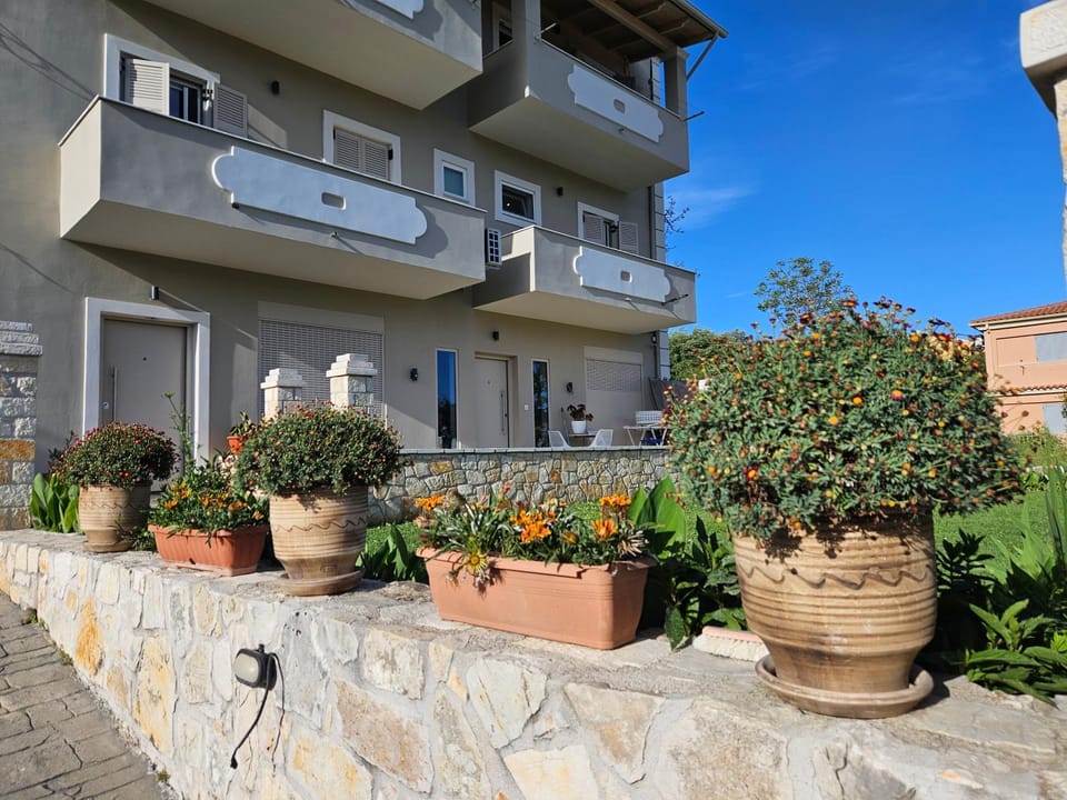 Property building, Balcony/Terrace