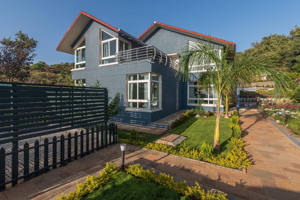 Property building, Day, Garden, Garden view