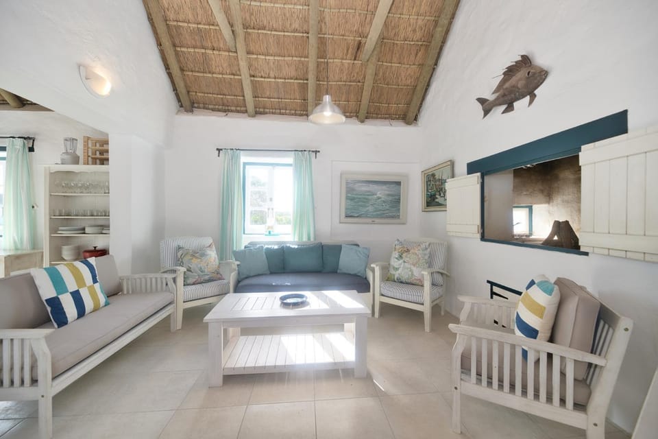 Family Tides in Langezandt Struisbaai House in Western Cape