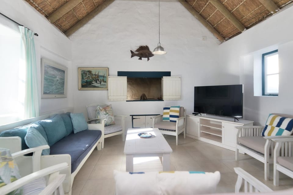 Family Tides in Langezandt Struisbaai House in Western Cape