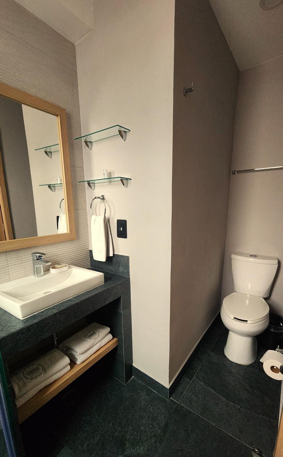 Bathroom, towels